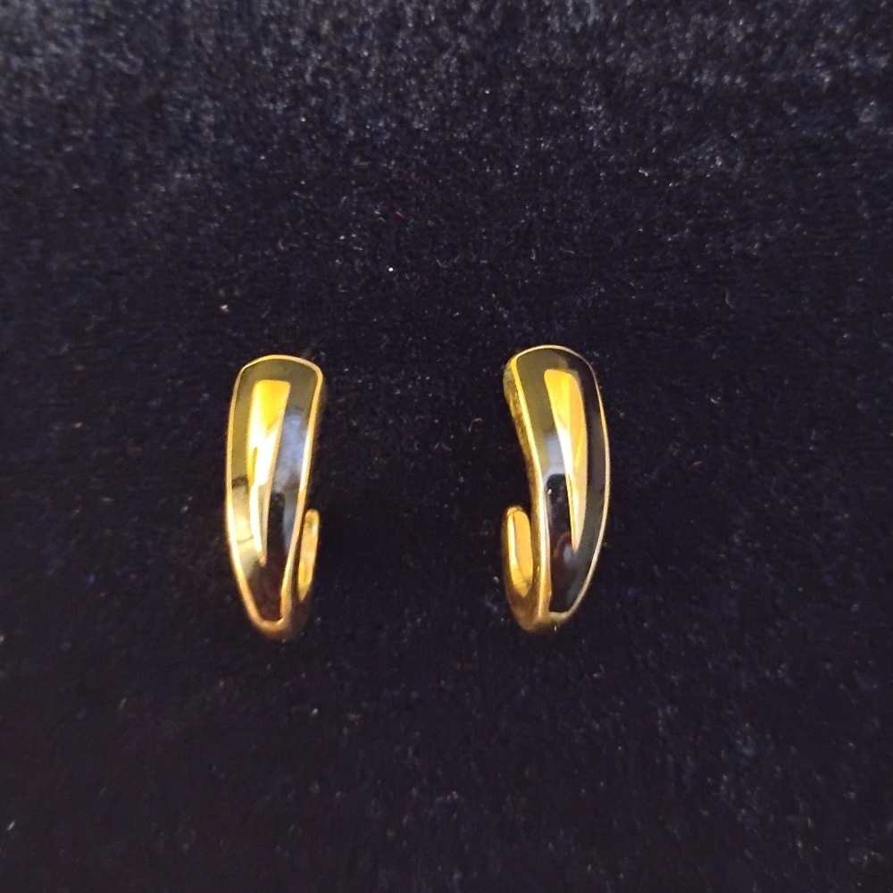 Elegant Gold and Black Hoop Earrings
